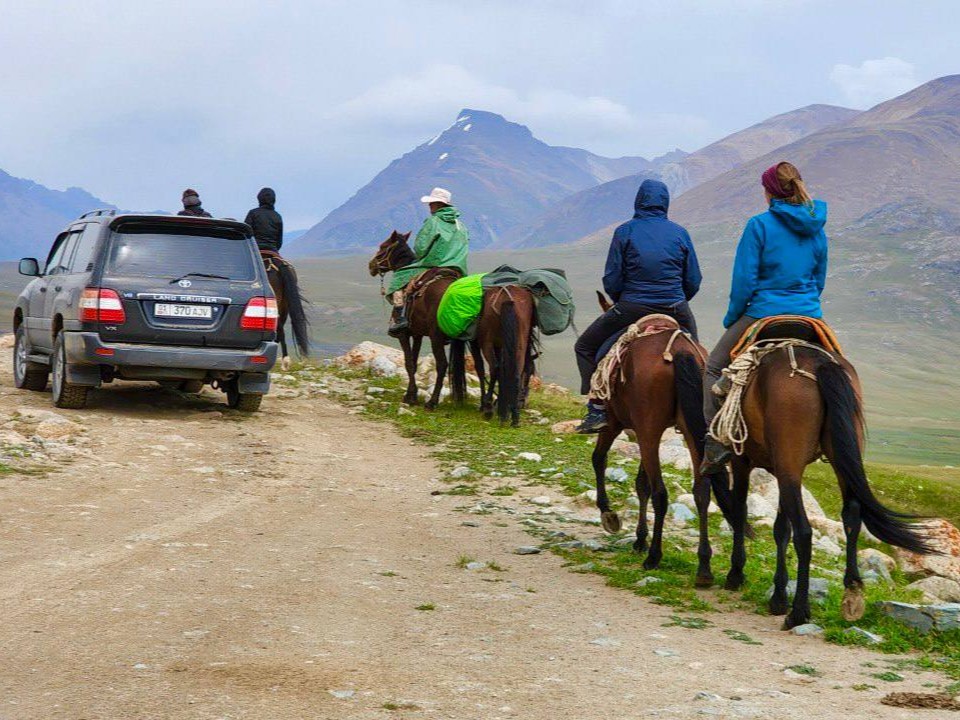 multi-day horse trekking Kyrgyzstan
